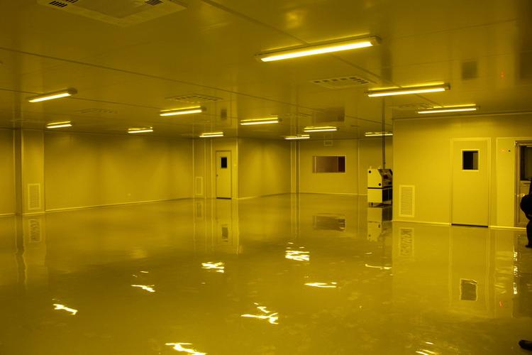 黄光电子净化车间：如何通过光环境控制提升半导体良率？